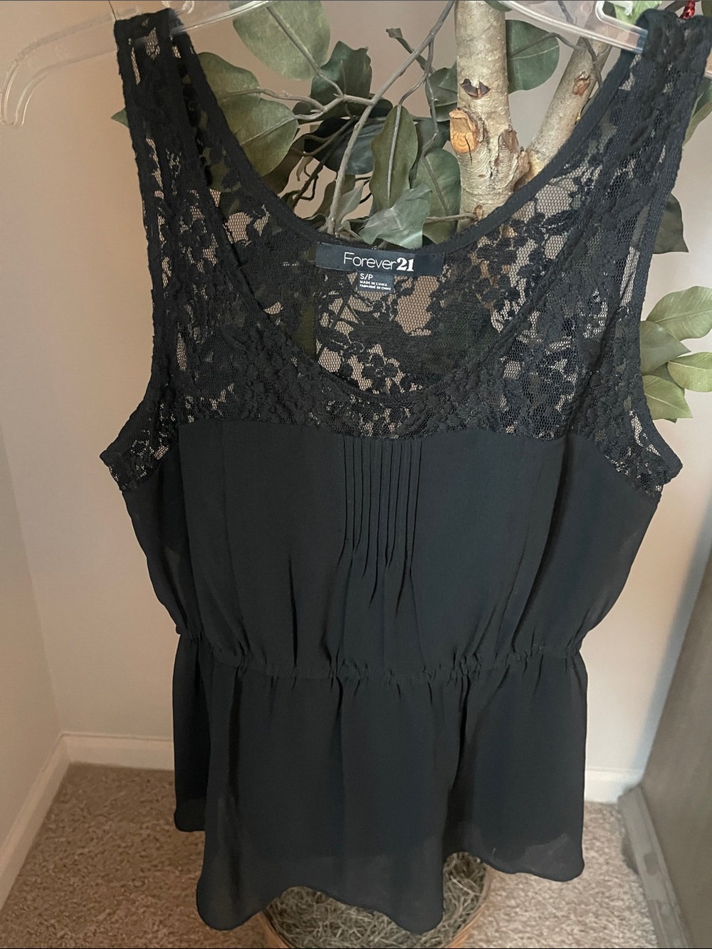 Forever 21 Black Lace Detail Scoop Neck Camisole